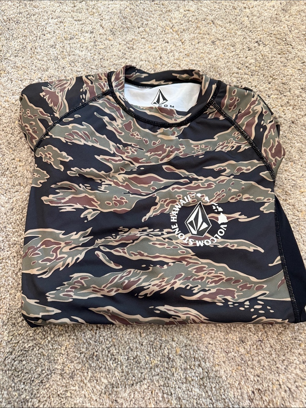 Volcom Men’s Camo Rash Guard in Black, Green, Brown